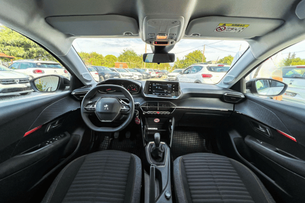 peugeot-208-white-new-4